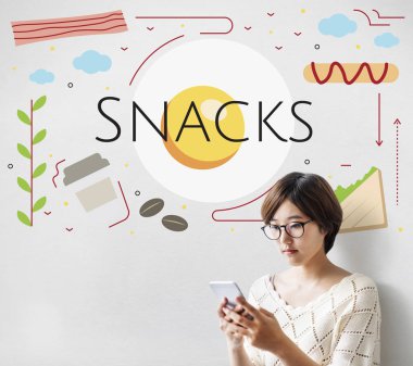 Akıllı telefon kullanan kadın