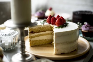 kek çilek Çilek ile