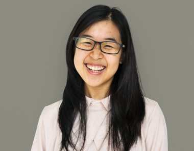 gözlük gülüyor içinde Asyalı kız