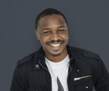 Afrikalı erkek gülümseyen