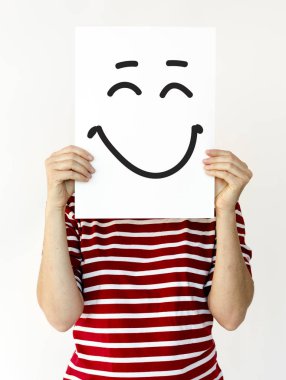 Kağıt afiş tutan kişi