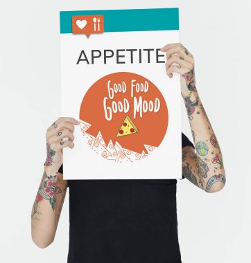 afişini holding kadın eller