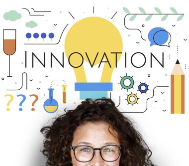 Yaratıcılık ampul resmi kızla