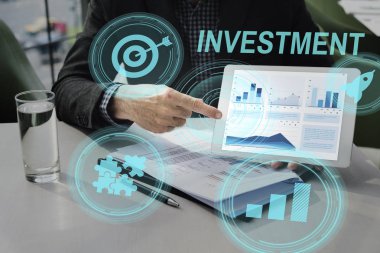 iş adamı işaret parmağı dijital Tablet