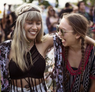 arkadaşlar tatil dans etkinlik eğlence