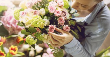 kadın holding buket 