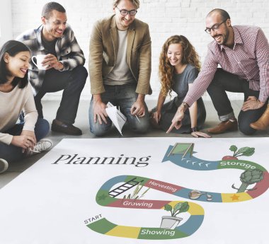 tasarımcılar poster ile çalışma 