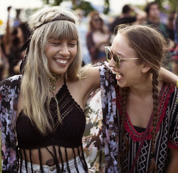 arkadaşlar tatil dans etkinlik eğlence