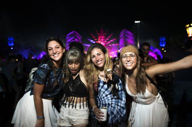 arkadaşlar tatil dans etkinlik eğlence