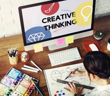 masada çalışan tasarımcı kadın