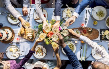 Arkadaşlar tungur gözlük düğün doğum
