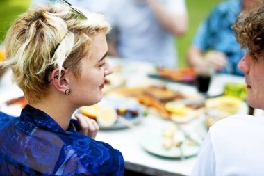 Masada konuşan arkadaşlar 