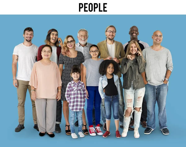 Multietnische groep van mensen — Stockfoto