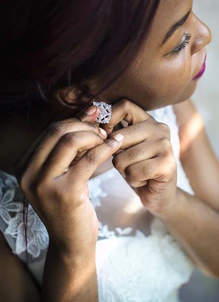 Bride Wearing Earing — Stock Photo, Image