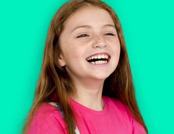 Menina sorridente adorável — Fotografia de Stock