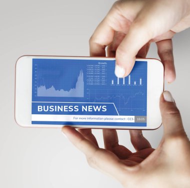 Elinde insan holding cep telefonu 