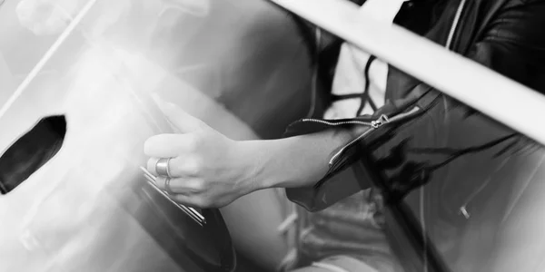 Woman Driving a Car — Stock Photo, Image