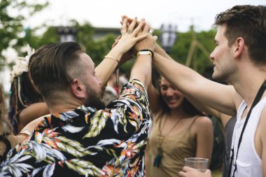 Eller birlikte istifleme arkadaşlar