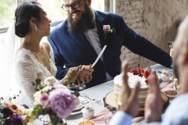 Damat ve gelin yemek