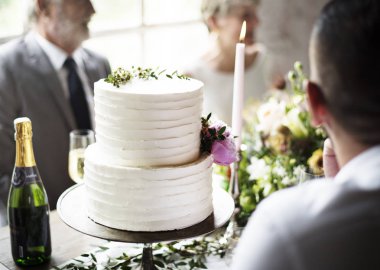 üst düzey yeni evli çift düğün üzerinde