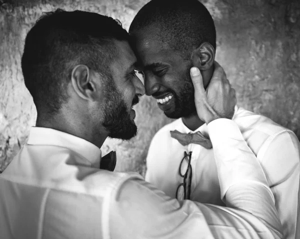 Aşık eşcinsel çift 