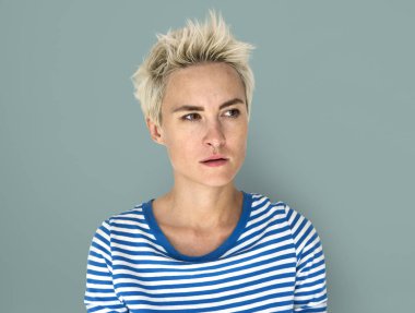 tahriş olmuş kadın uzağa arıyorsunuz