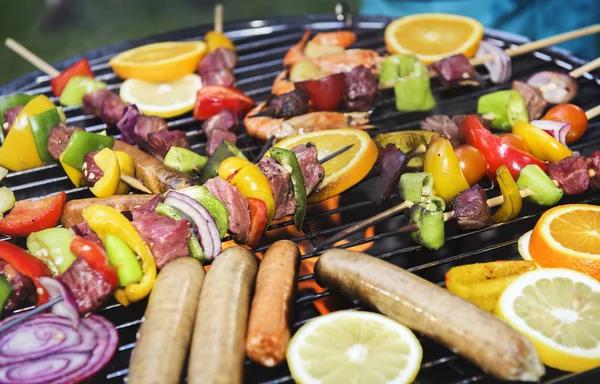 Closeup of cooking barbecue on charcoals grill — Stock Photo, Image