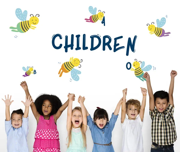 Eller yukarı küçük çocukla