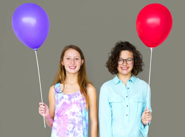 Balonlar tutan kızlar — Stok fotoğraf