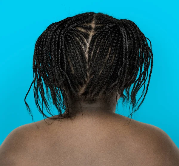 Afrikaanse meisje met pigtails — Stockfoto