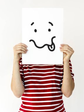 Holding ve afişini gösterilen kişi