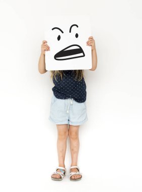 küçük çocuğu kapsayan yüz