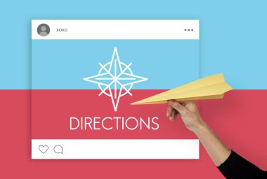 Kağıt Uçak tutan el