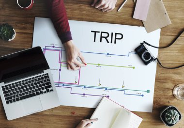 Yaratıcı insanlar masada çalışma