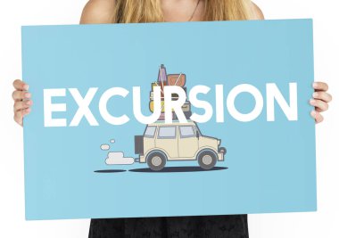 Kadın afişini tutar 