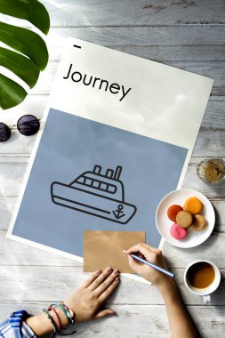 kadının elinde kart yazma 