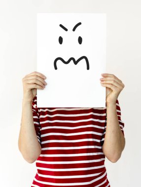 Holding ve afişini gösterilen kişi