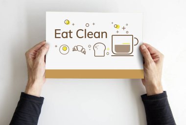 afişini holding eller