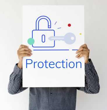 Kağıt afiş tutan kişi