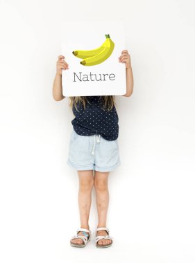 küçük çocuğu kapsayan yüz