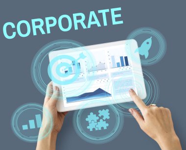 kişi holding dijital tablet