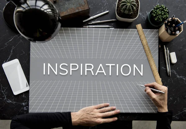 afiş çalışan eller