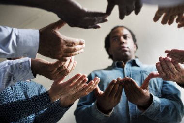 Birlikte dua insanlar