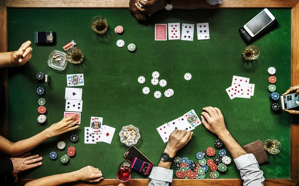 Αεροφωτογραφία του άνθρωποι που παίζουν στοίχημα στο καζίνο — Φωτογραφία Αρχείου