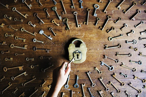 Raccolta chiavi e serratura — Foto Stock