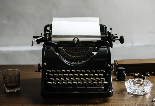 Retro alte Schreibmaschine — Stockfoto