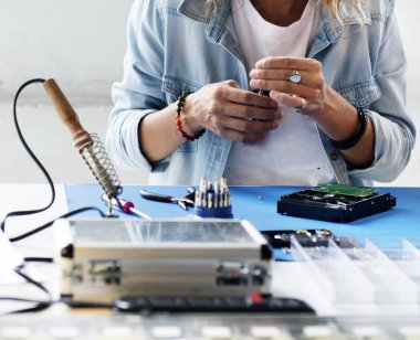 Bilgisayarınızın sabit diskinde, özgün çalışma teknisyenleri photoset