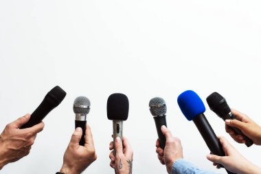 Mikrofonlar holding eller