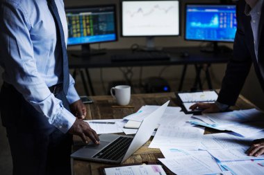 İş toplantı mali kriz durumu