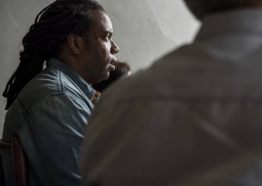 seyir ve dinleme Afrika adam